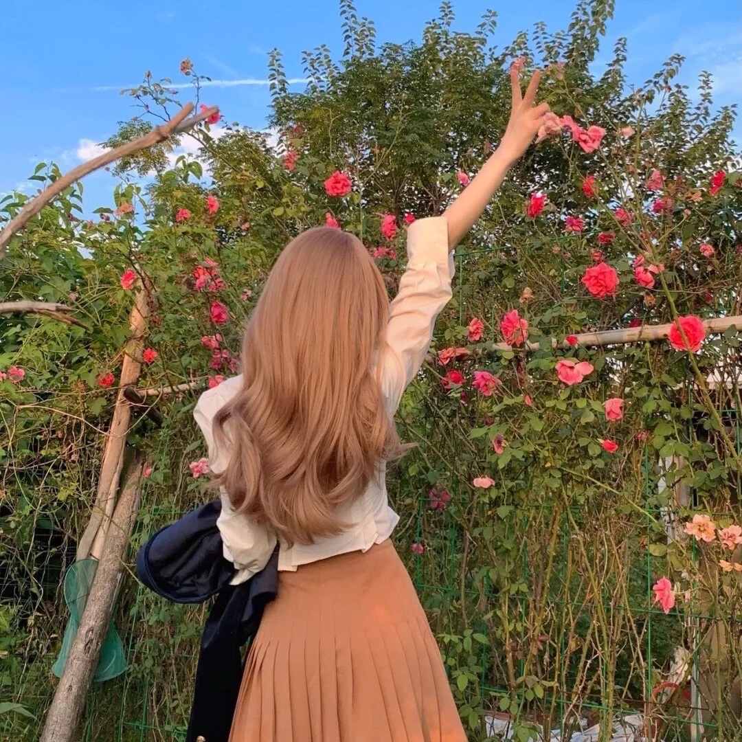 她引神明坠落$指尖沦陷