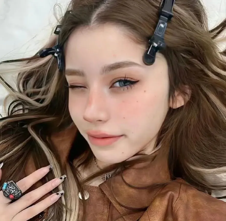 飞哥与小佛的时空大冒险